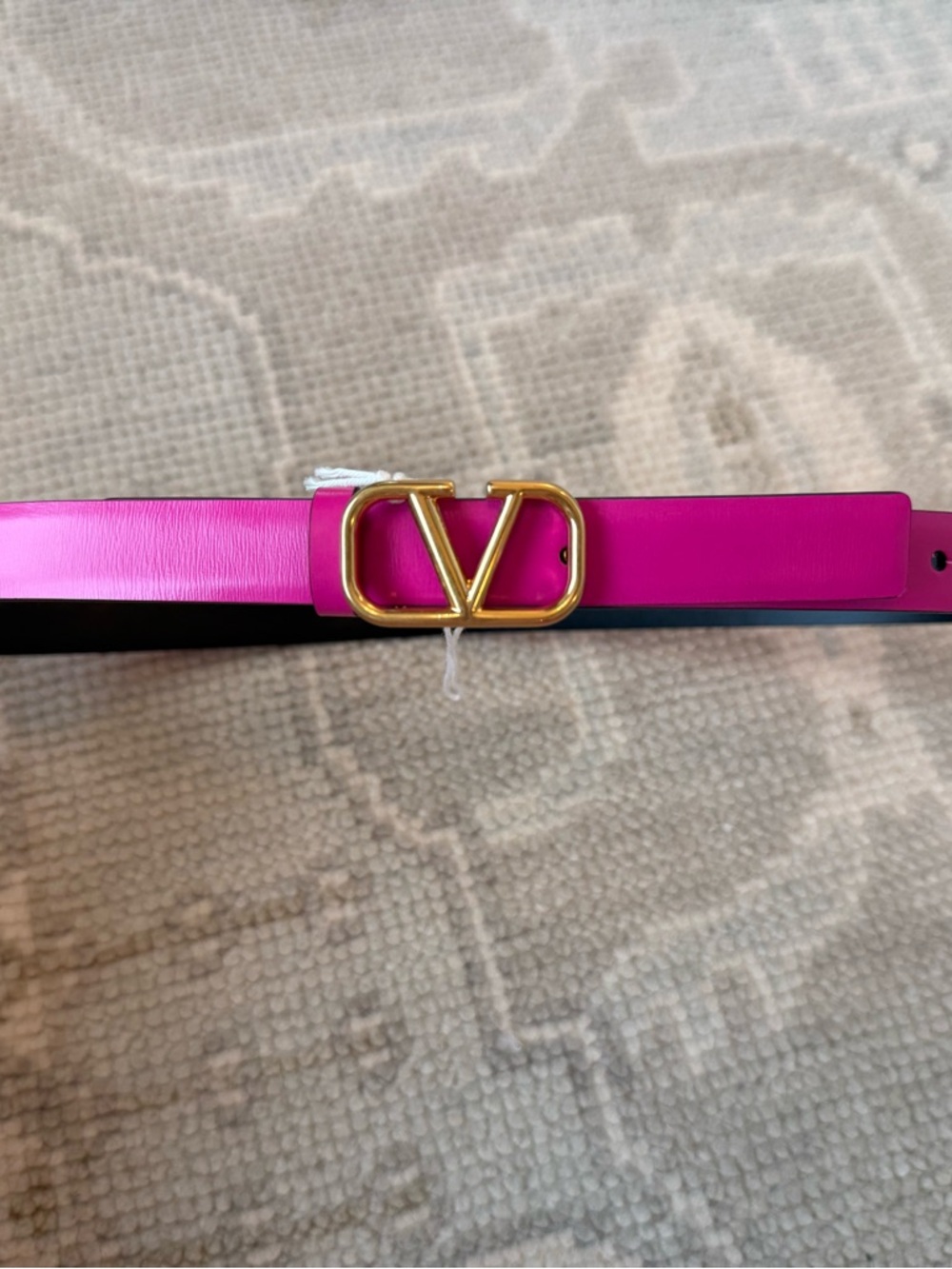 NEW Valentino Garavani reversible Pink & black V logo Leather Belt